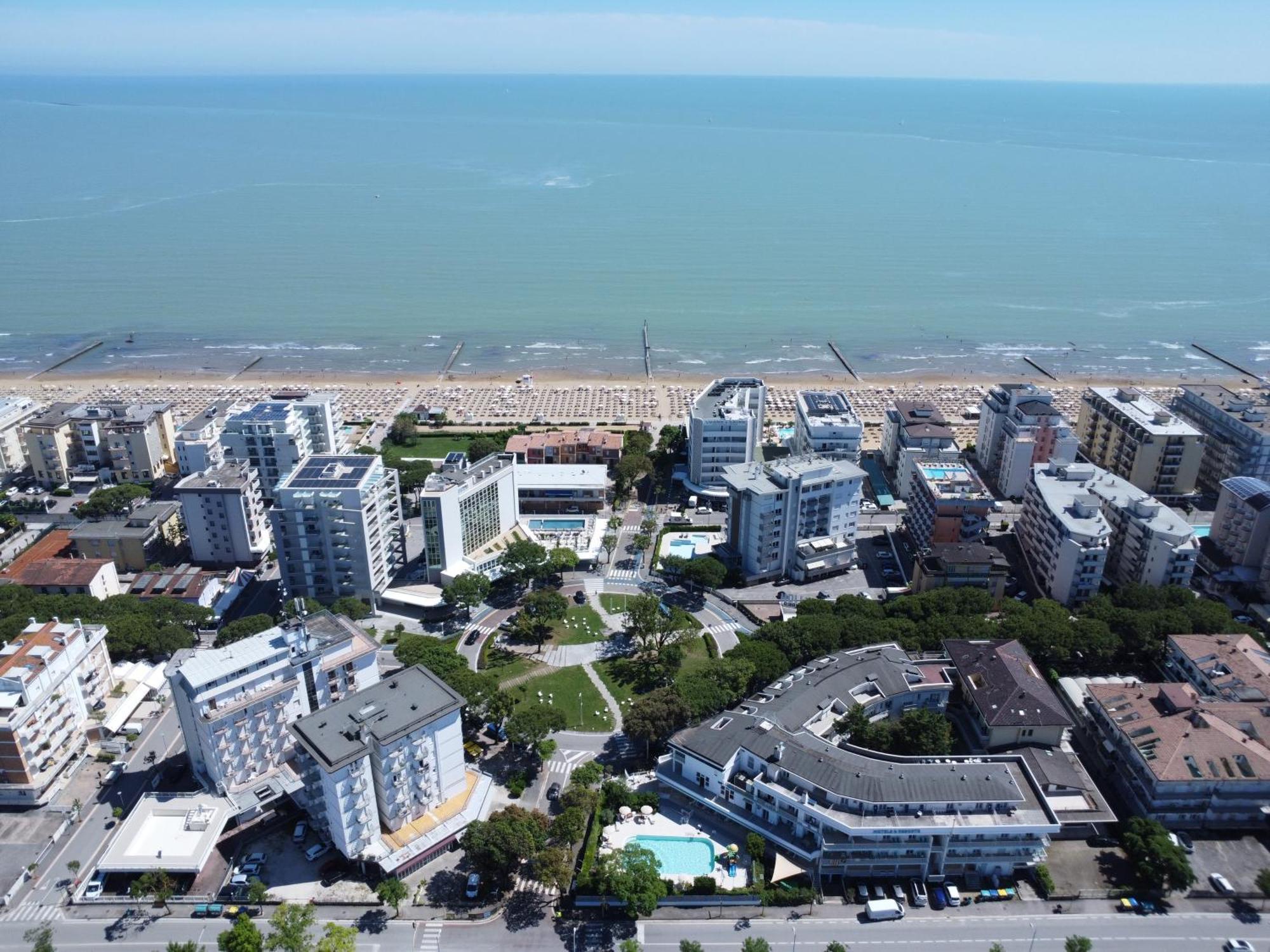 Family Hotel Alexander - Azzurro Club Lido di Jesolo Luaran gambar